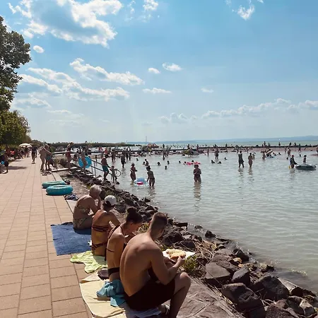 בית נופש Balaton Golden שיופוק