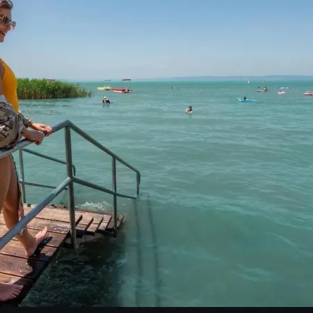 Balaton Golden בית נופש *